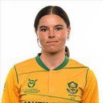 Jenna Evans Biography